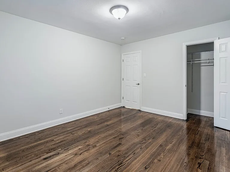Molly Pitcher Village Apartments — Photo 8