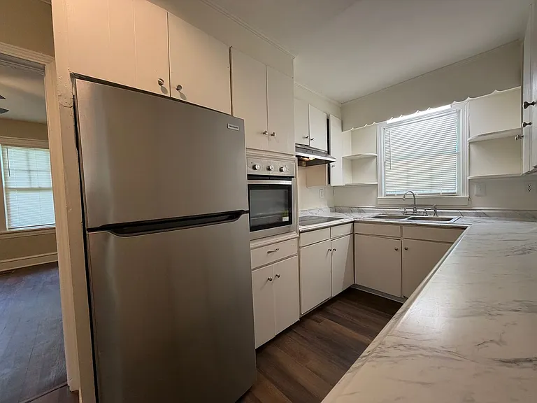 1111 E 2nd Ave SE — Photo 11