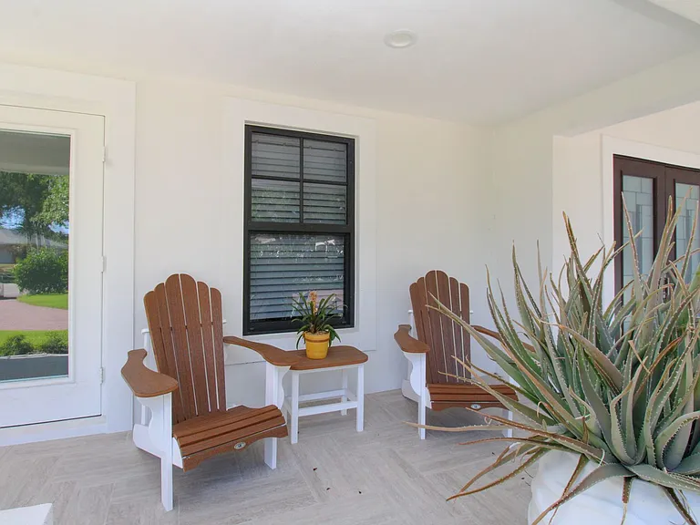 1555 Crayton Rd — Photo 9