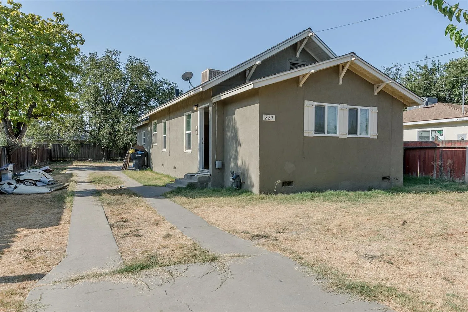 227 Braden Ave photo 1