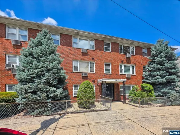 475 Elm St APT 3A, Kearny, NJ 07032