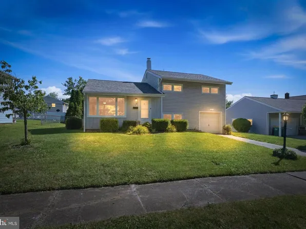 141 S Shelley Dr, Claymont, DE 19703