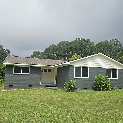 425 Crestview Dr Photo 1