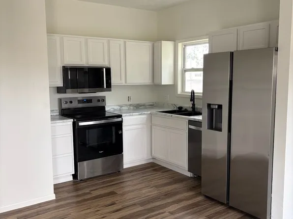 221 13th Ave #2, Council Bluffs, IA 51503
