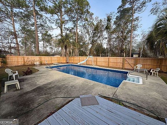 3rd image of 1309 Robinson Rd
