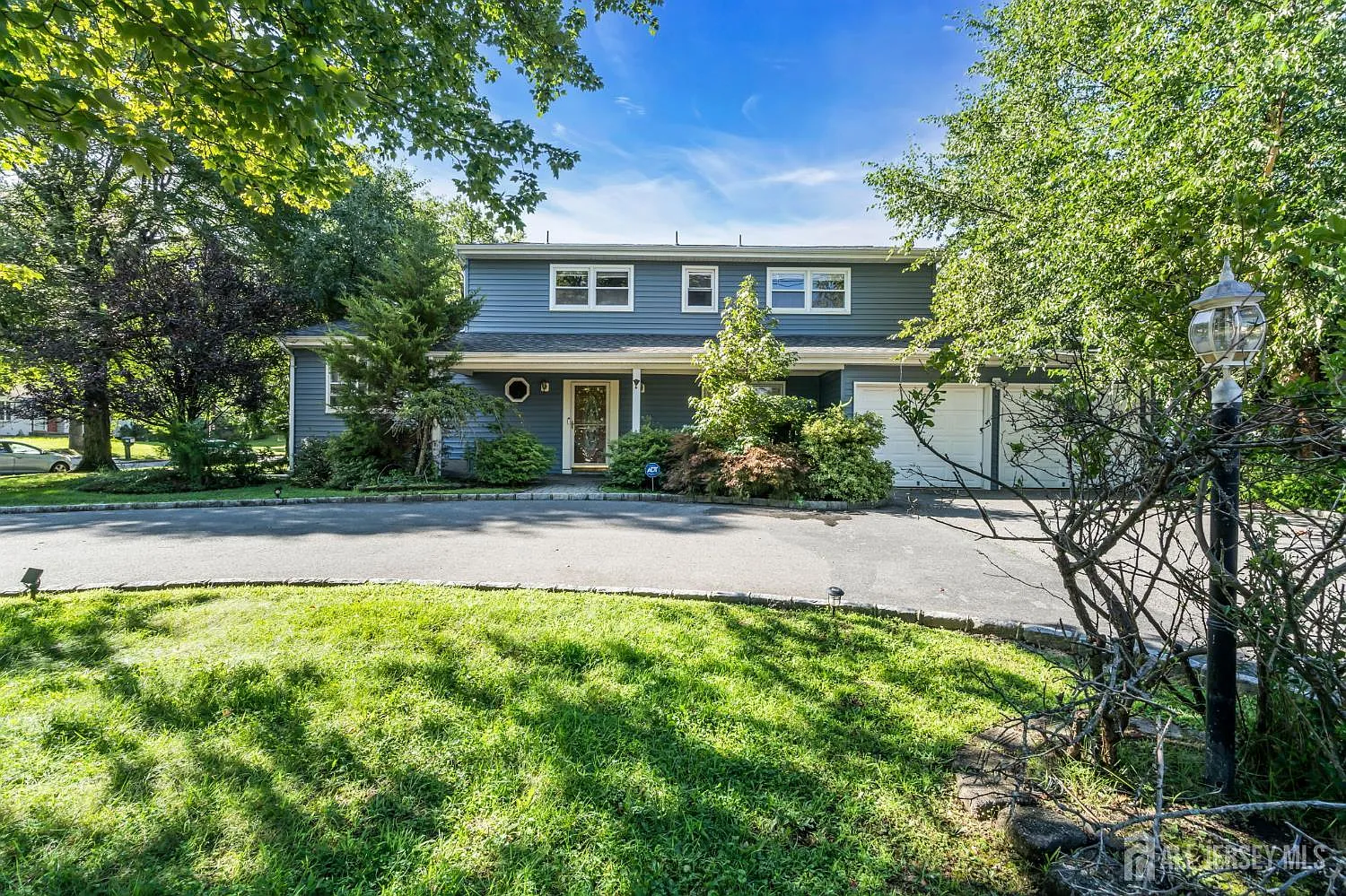 4 bed, 2.5 bath, 2326 sqft, $4,500 — Photo 4