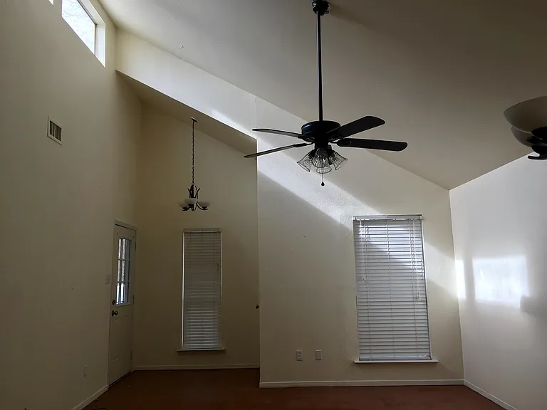 1213 Elm Ct — Photo 13
