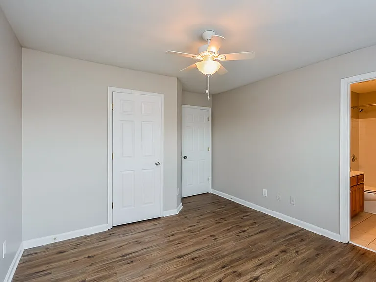 2408 Hyde Park Ct — Photo 14