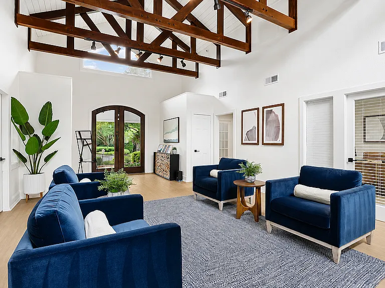 Avana Court — Photo 37