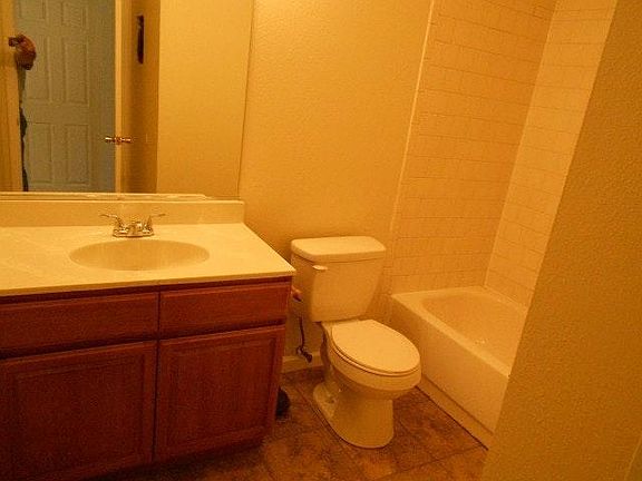 3rd image of 8211 Don Ave