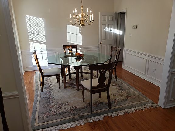 2nd image of 2807 Redfield Dr