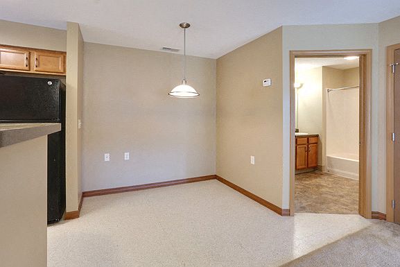 1 Bedroom Unit - Dining Area