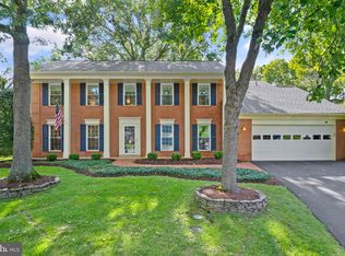 18 Moss Rd, Sterling, VA 20165