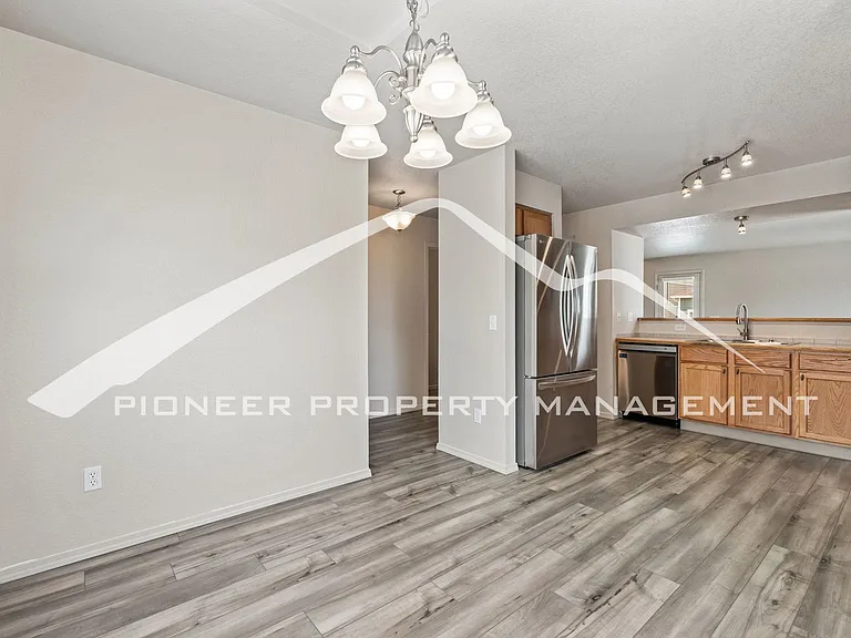 7604 Firehawk Ln — Photo 8