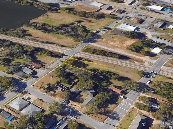 100 E Jordan St #18, Pensacola, FL 32503