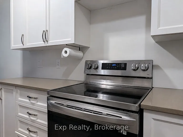 96 Athabaska Dr — Photo 5