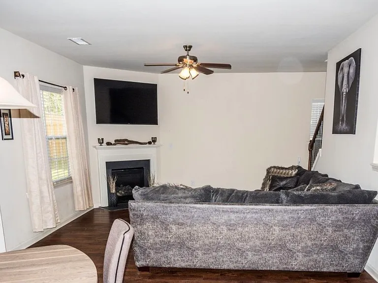 716 Soldier Gray Ln — Photo 5