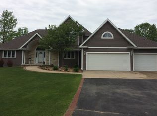 N4723 S Lake Sandia Drive, Krakow, WI 54137