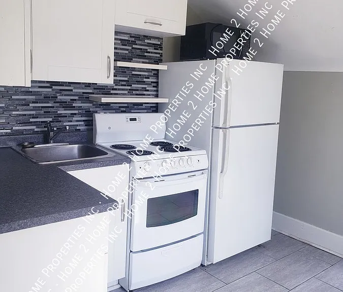 1394 Howard Ave #UPPER — Photo 2