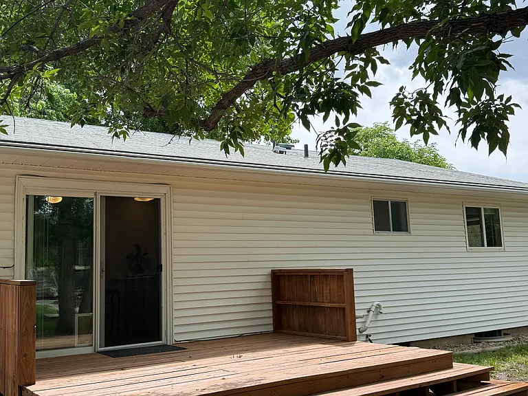 Daphne Dr — Photo 13