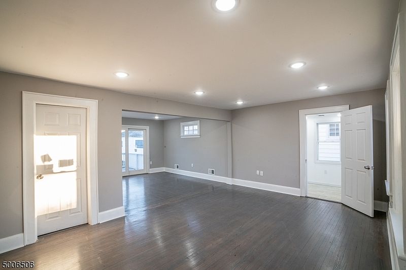 1st image of 623 Larch St