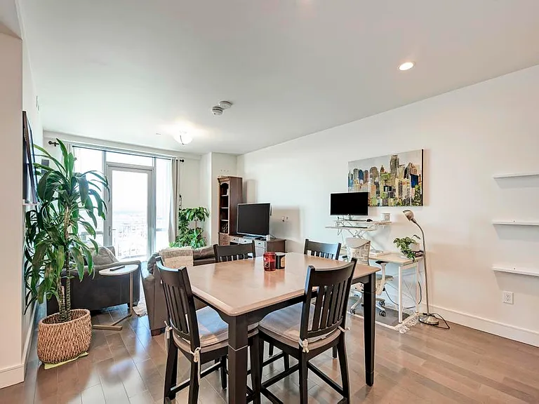 222 West Ave #1612 — Photo 9