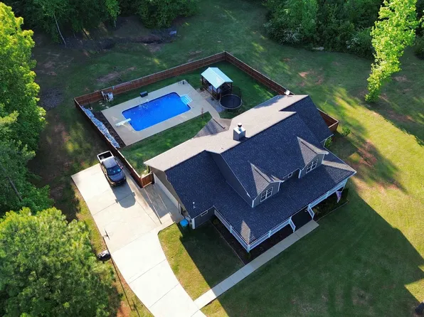 355 Wildberry Ln, Sylacauga, AL 35151