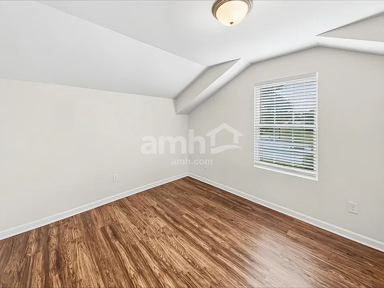 4870 Beryl Dr — Photo 14