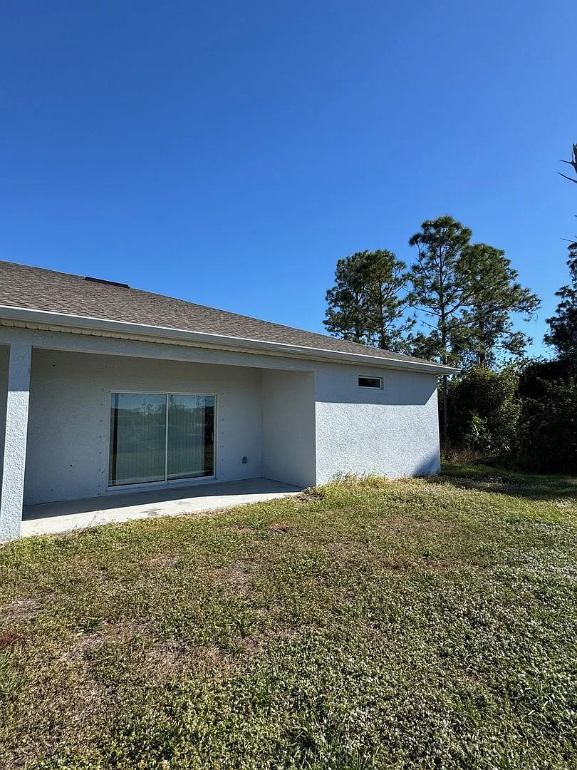 Cozy 3 Bed 2 Bath Duplex in Lehigh Acres — Photo 3