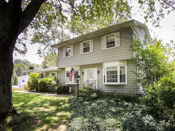 621 East Dr, Marshall, MI 49068