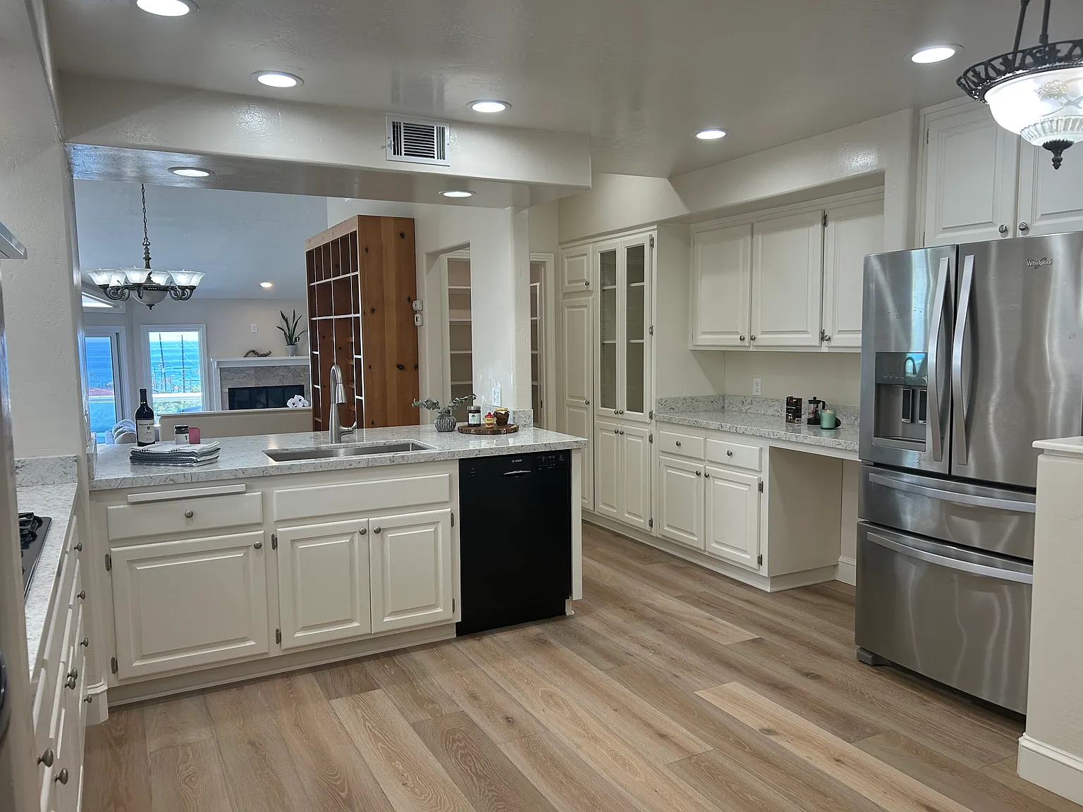 2 bed, 1.5 bath, 2100 sqft, $7,000 — Photo 4