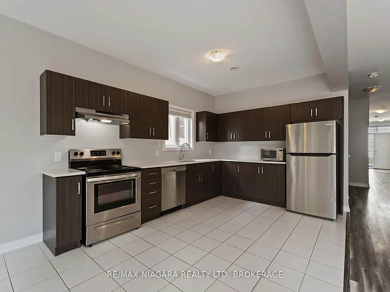 81 Grove St — Photo 11