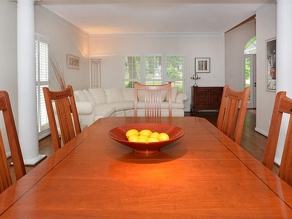 2nd image of 128 Pebble Brook Ln