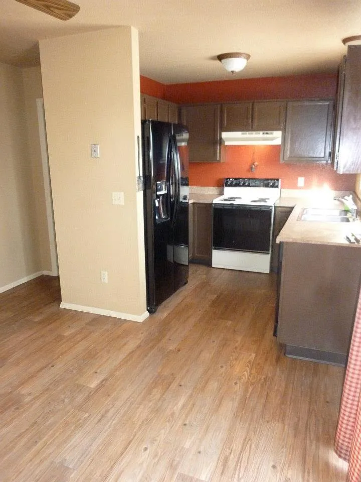 Cute & Clean 3 bedroom Townhome in the Heights — Photo 2