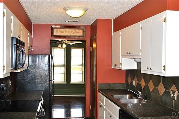 3rd image of 4520 Gladstone Dr