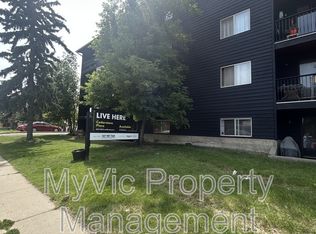 10152 158th St NW, Edmonton, AB T5P 2X8
