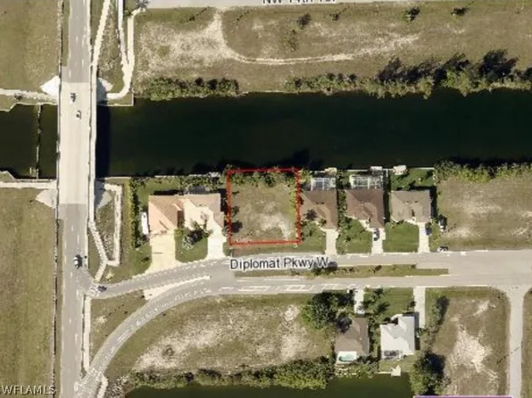 3113 Diplomat Pkwy W, Cape Coral, FL 33993