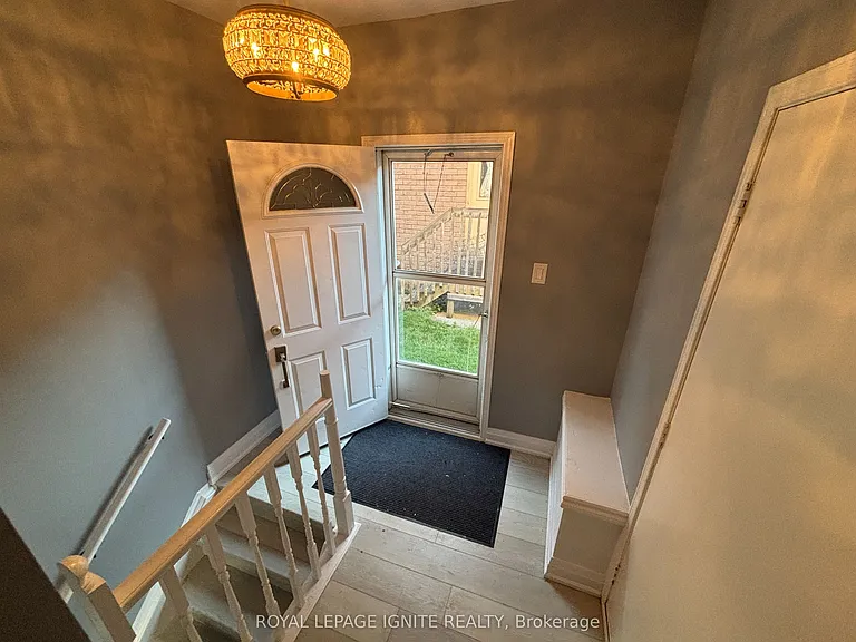 308 Callaghan Cres — Photo 3