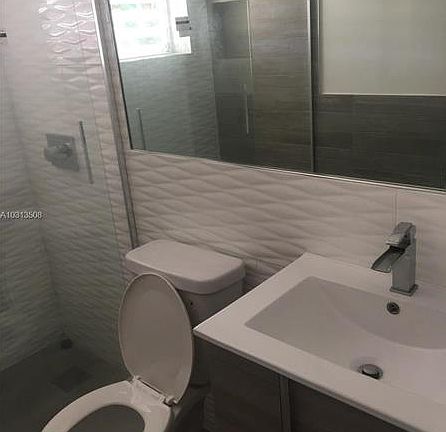 2nd image of 900 NE 7th St