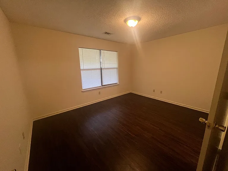 4803 Oak Meadow Dr — Photo 10
