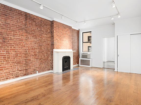 3rd image of 212 E 70th St APT 3C