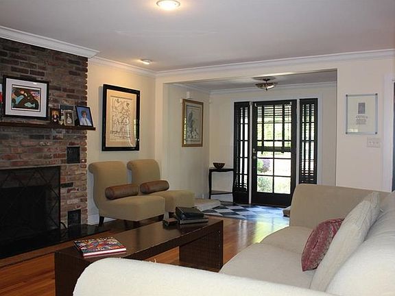 4th image of 1726 Alabama Dr