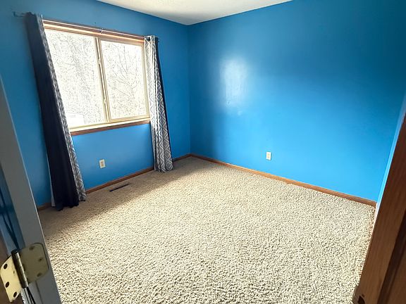 3rd image of 11237 196th Ln NW