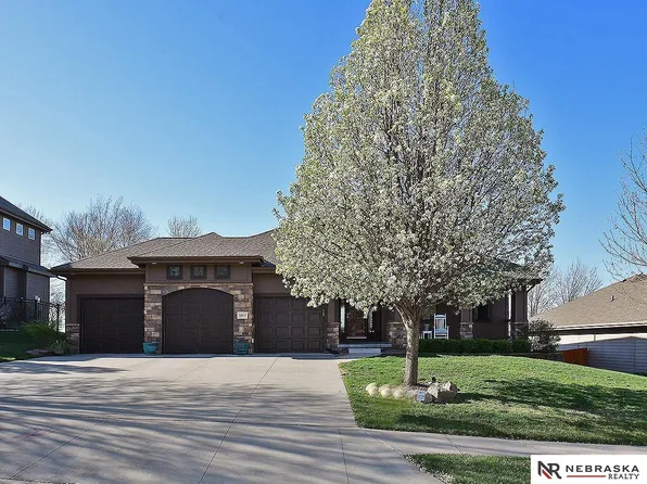19417 Marinda St, Omaha, NE 68130