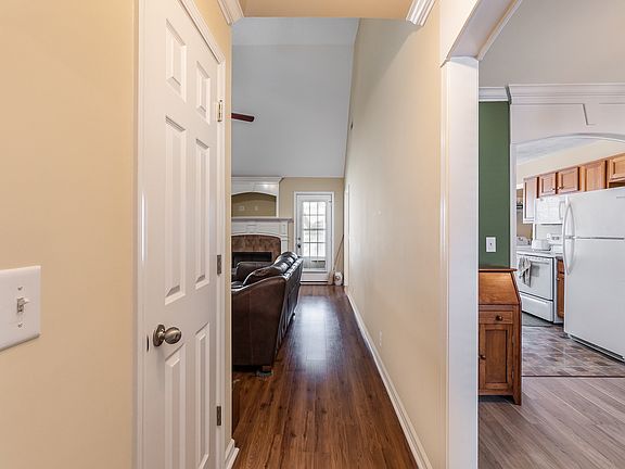 5th image of 3214 Hardwood Dr