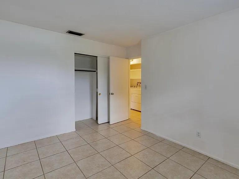 5031 34th St W — Photo 10