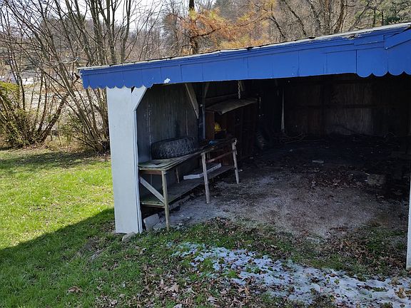 Carport attached to the garage