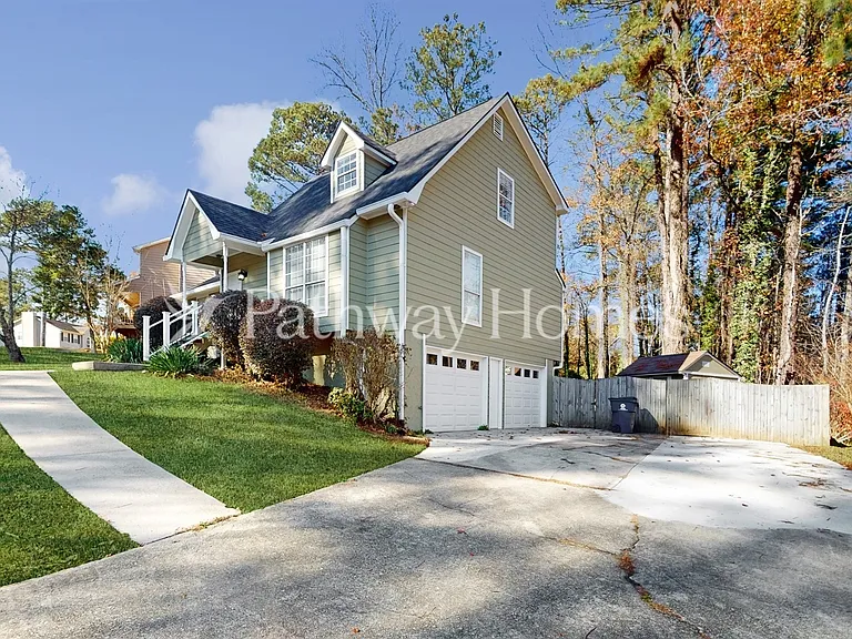 1612 Cumberland Club Rd SW — Photo 3
