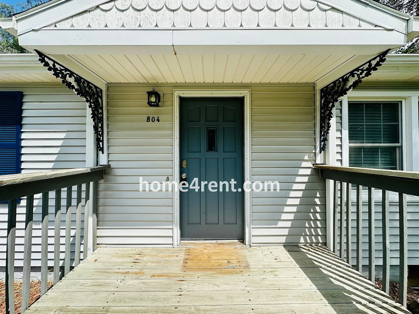 A Fantastic Ranch Home in Olathe with Wood Floors, Plenty of Space and a Fenced Yard! — Photo 2