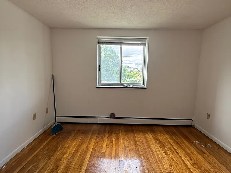 330 Shirley St #36 — Photo 11